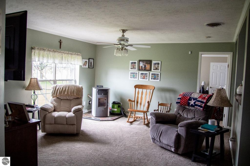 Image 16 of property listing at 5557 E Pleasant Valley Road, Shepherd, MI 48883