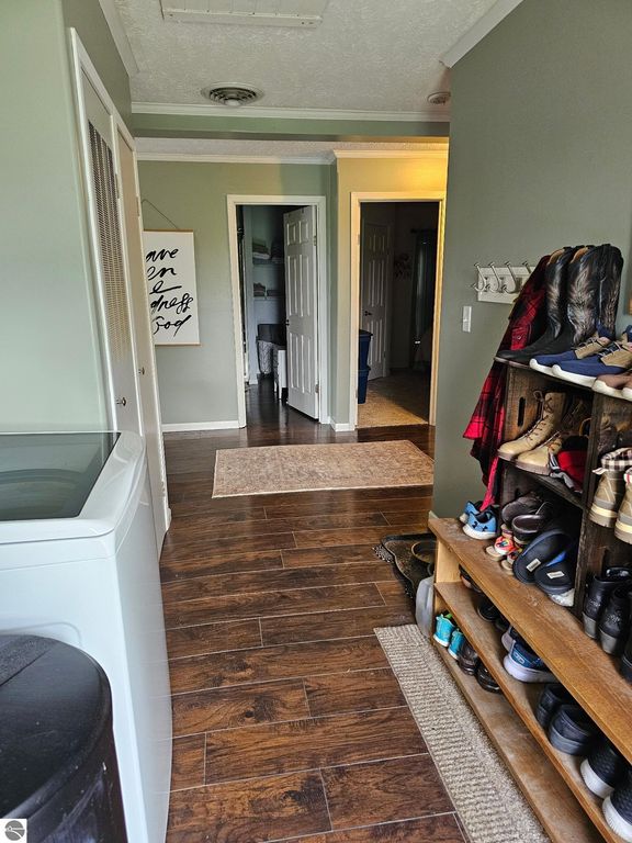 Image 30 of property listing at 5557 E Pleasant Valley Road, Shepherd, MI 48883