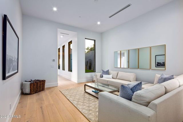 4880 E LONE MOUNTAIN Road N, Cave Creek, AZ 85331