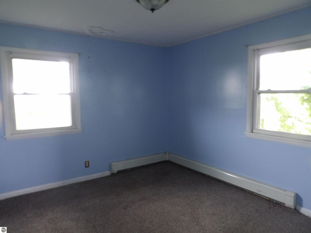Image 10 of property listing at 11500 N State, St Louis, MI 48880