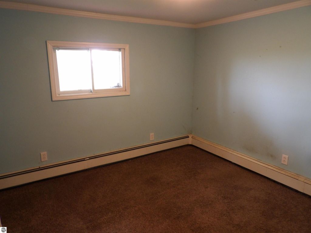 Image 11 of property listing at 11500 N State, St Louis, MI 48880