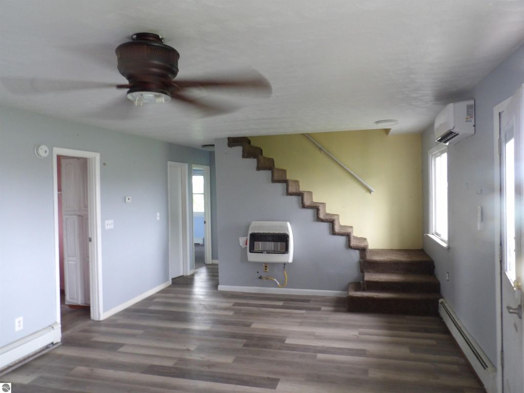 Image 5 of property listing at 11500 N State, St Louis, MI 48880