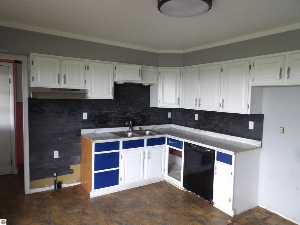 Image 7 of property listing at 11500 N State, St Louis, MI 48880