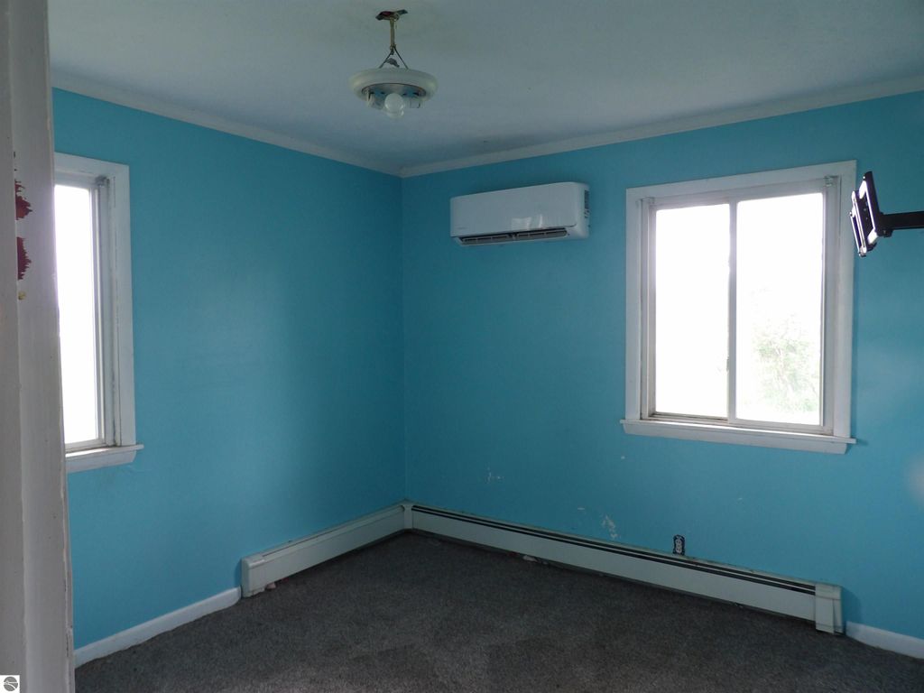 Image 9 of property listing at 11500 N State, St Louis, MI 48880