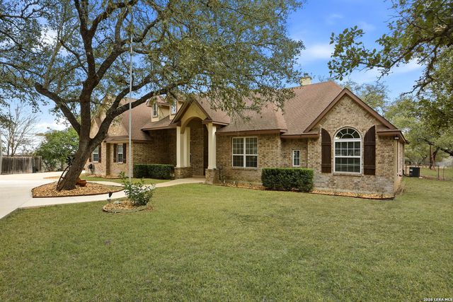 813 County Road 375, San Antonio, TX 78253