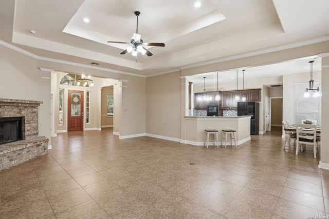 813 County Road 375, San Antonio, TX 78253