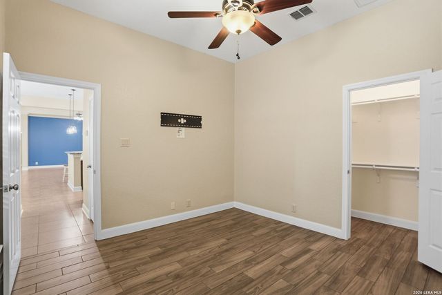 813 County Road 375, San Antonio, TX 78253