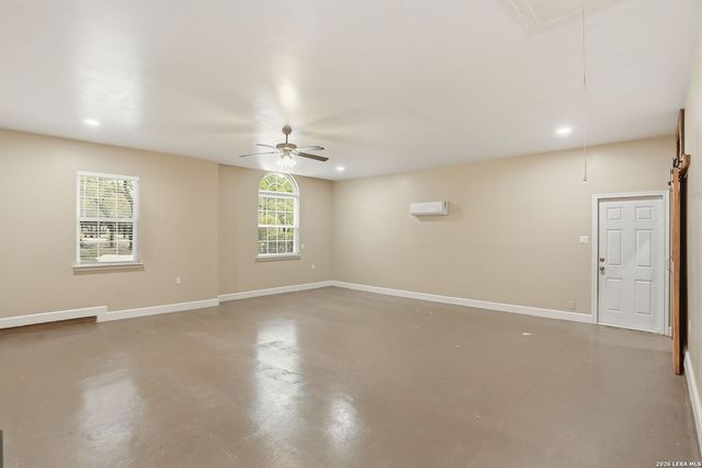 813 County Road 375, San Antonio, TX 78253