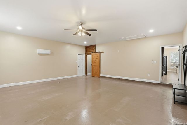 813 County Road 375, San Antonio, TX 78253