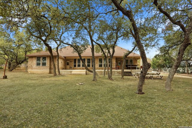 813 County Road 375, San Antonio, TX 78253