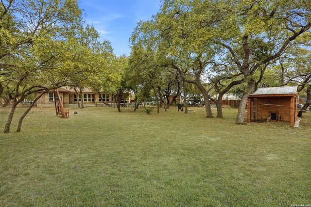 813 County Road 375, San Antonio, TX 78253