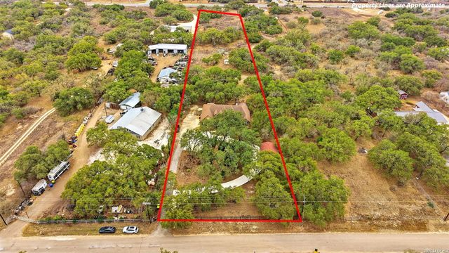 813 County Road 375, San Antonio, TX 78253