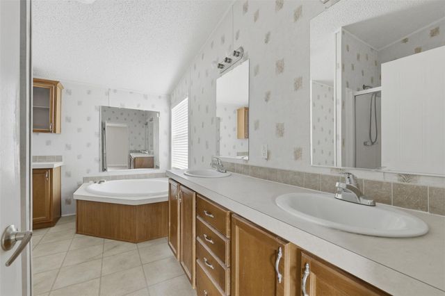 210 Nassau Lane, Point Blank, TX 77364