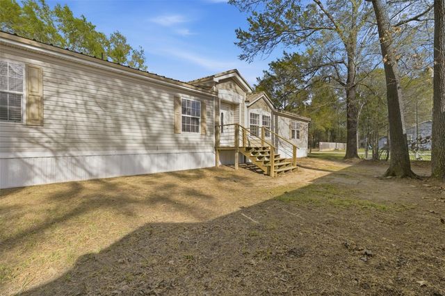 210 Nassau Lane, Point Blank, TX 77364