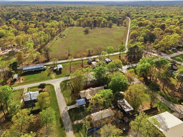 210 Nassau Lane, Point Blank, TX 77364