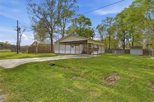 210 Nassau Lane, Point Blank, TX 77364