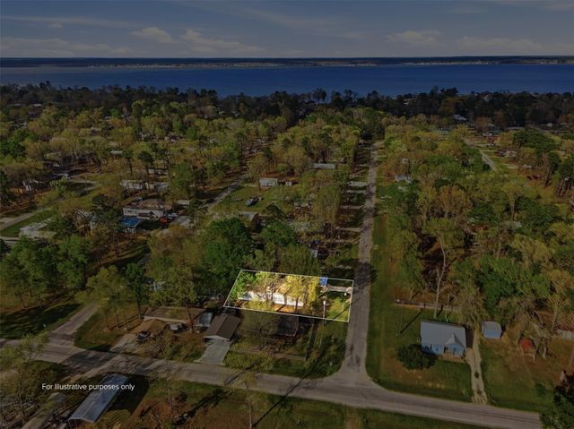 210 Nassau Lane, Point Blank, TX 77364