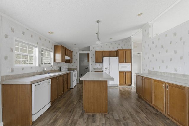 210 Nassau Lane, Point Blank, TX 77364