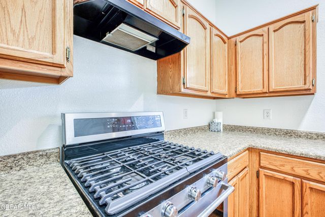 680 ALICE WALTER Court, El Paso, TX 79932