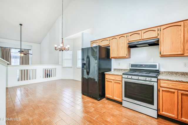 680 ALICE WALTER Court, El Paso, TX 79932