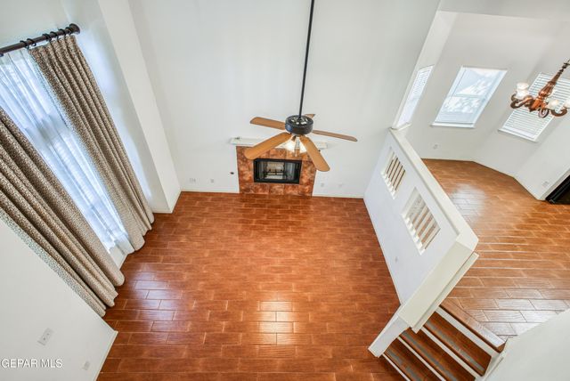 680 ALICE WALTER Court, El Paso, TX 79932