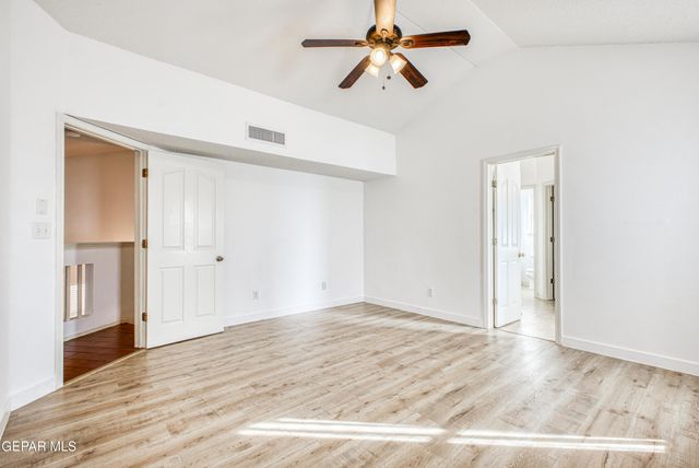 680 ALICE WALTER Court, El Paso, TX 79932