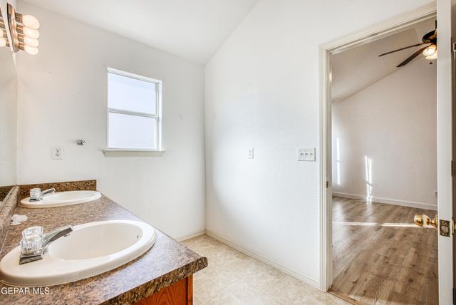 680 ALICE WALTER Court, El Paso, TX 79932