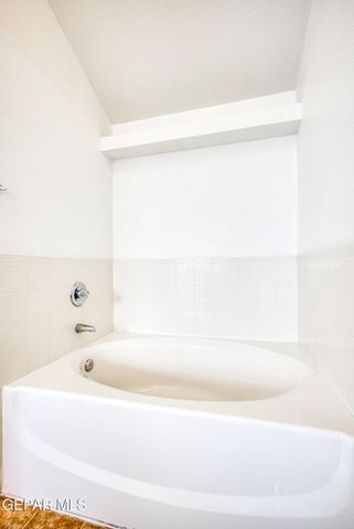 680 ALICE WALTER Court, El Paso, TX 79932