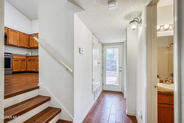 680 ALICE WALTER Court, El Paso, TX 79932