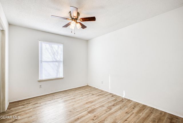 680 ALICE WALTER Court, El Paso, TX 79932