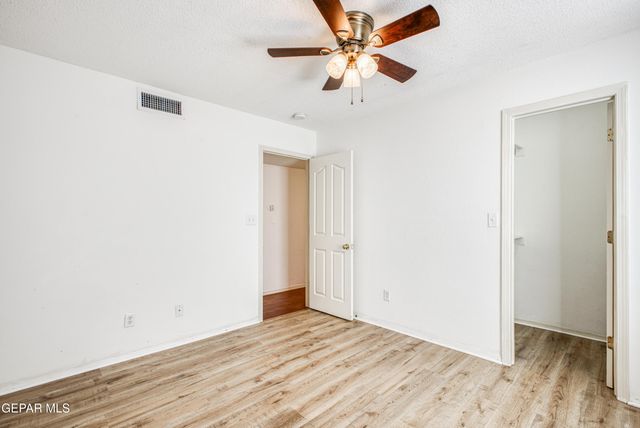 680 ALICE WALTER Court, El Paso, TX 79932