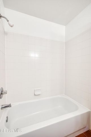 680 ALICE WALTER Court, El Paso, TX 79932