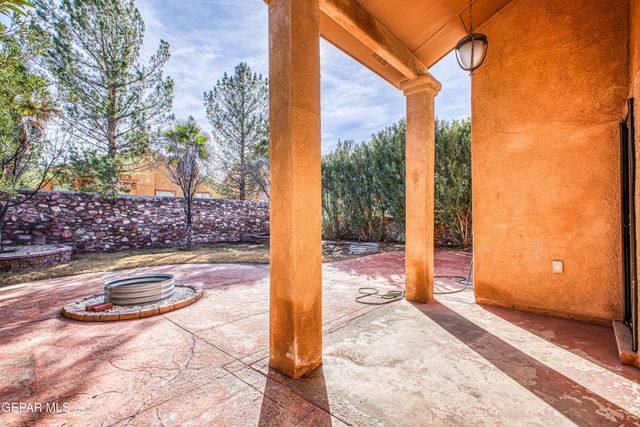 680 ALICE WALTER Court, El Paso, TX 79932