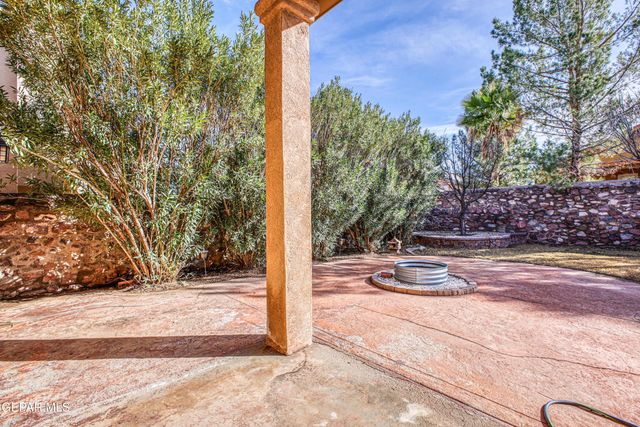 680 ALICE WALTER Court, El Paso, TX 79932