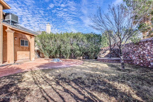 680 ALICE WALTER Court, El Paso, TX 79932