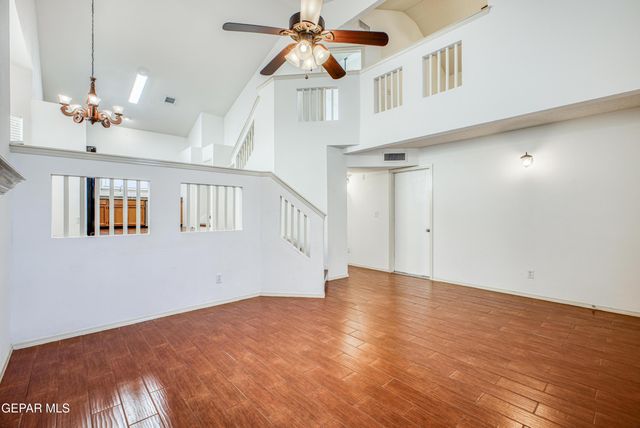 680 ALICE WALTER Court, El Paso, TX 79932