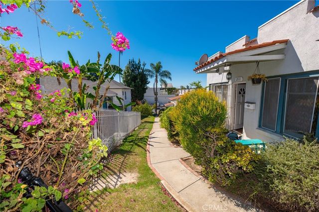 2111 Aaron Street, Los Angeles, CA 90026