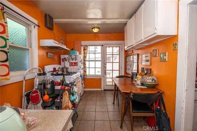 2111 Aaron Street, Los Angeles, CA 90026