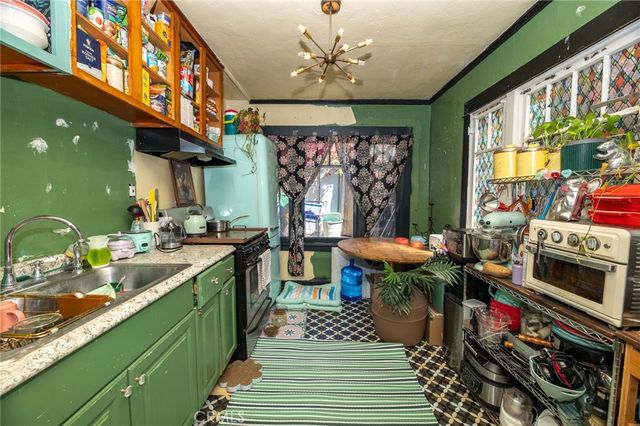 2111 Aaron Street, Los Angeles, CA 90026