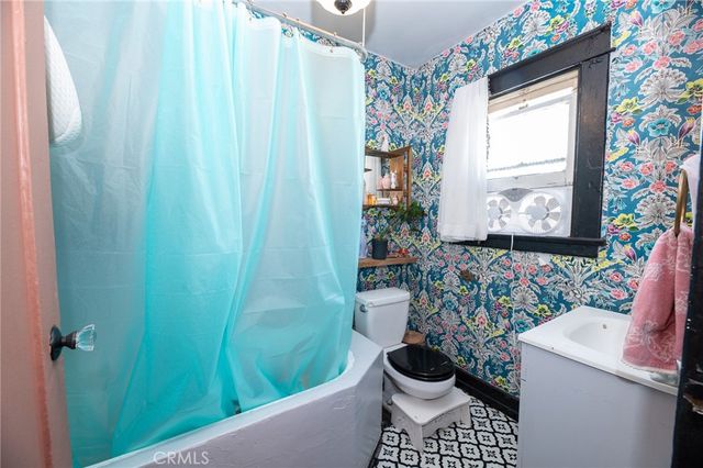 2111 Aaron Street, Los Angeles, CA 90026