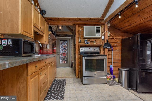 1016 BLUE RIDGE RD, Harrisburg, PA 17110