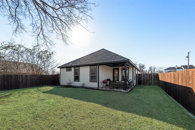 404 W Rochester Street, Terrell, TX 75160