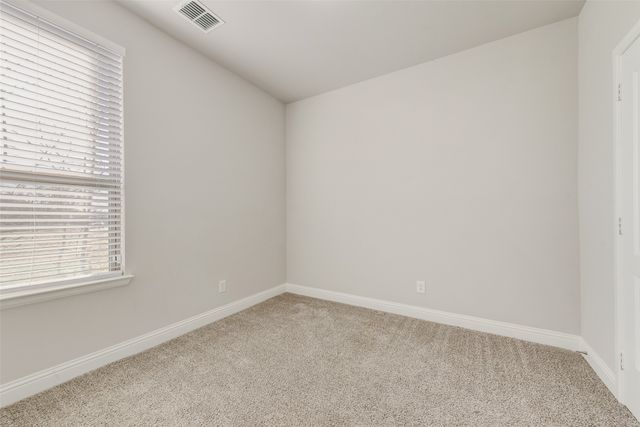 404 W Rochester Street, Terrell, TX 75160