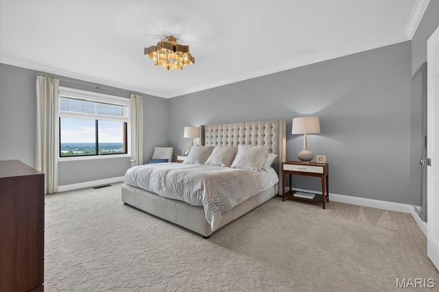 816 S Hanley Road 15B, Clayton, MO 63105