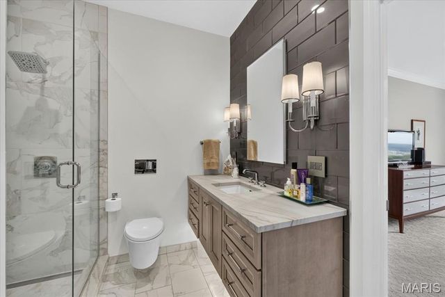 816 S Hanley Road 15B, Clayton, MO 63105
