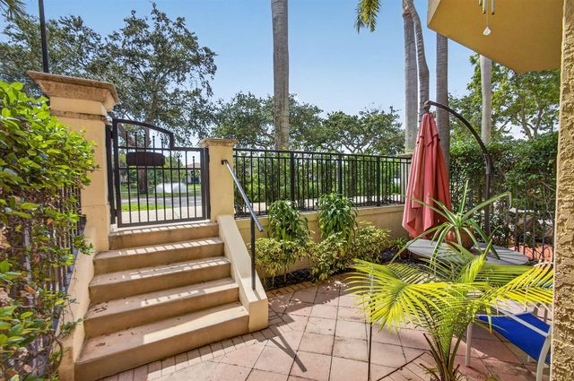 11812 Valencia Gardens Avenue, Palm Beach Gardens, FL 33410