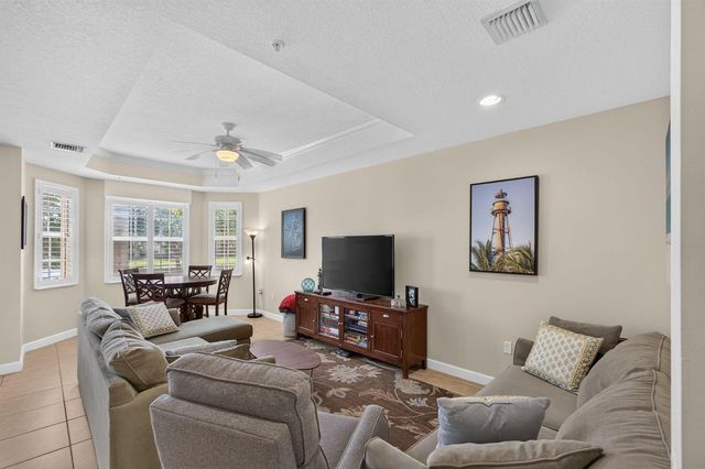 11812 Valencia Gardens Avenue, Palm Beach Gardens, FL 33410