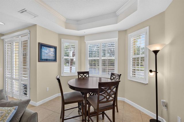 11812 Valencia Gardens Avenue, Palm Beach Gardens, FL 33410