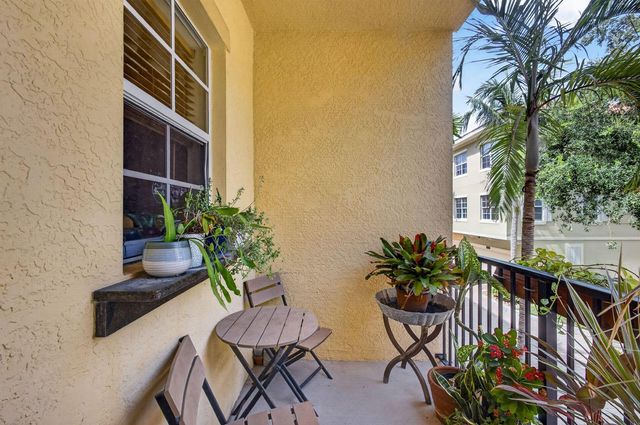 11812 Valencia Gardens Avenue, Palm Beach Gardens, FL 33410