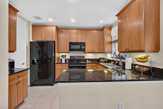 11812 Valencia Gardens Avenue, Palm Beach Gardens, FL 33410
